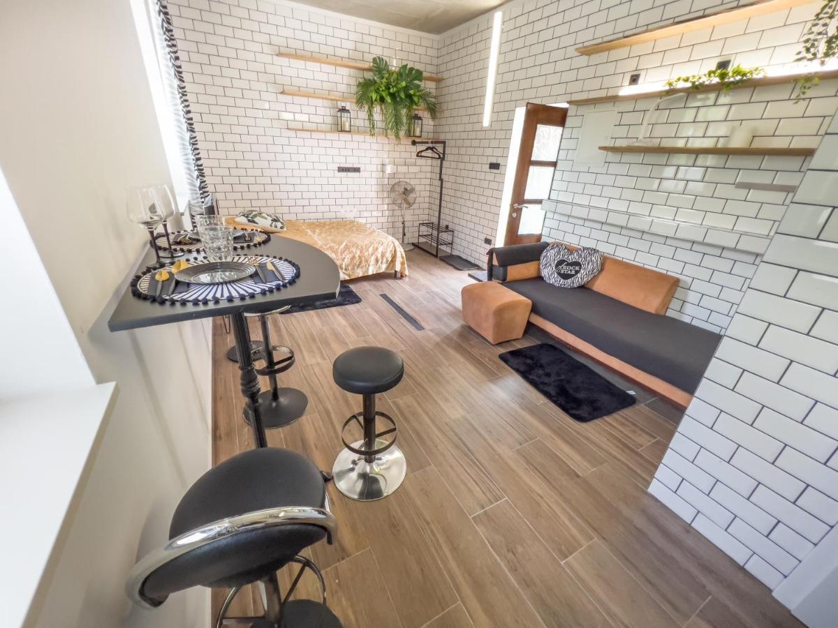 Riverside 1 Apartman *